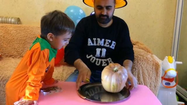 Хэллоуин Вырезаем тыкву на Хэллоуин с детьми DIY Pumpkin Ideas for Halloween смотреть онлайн