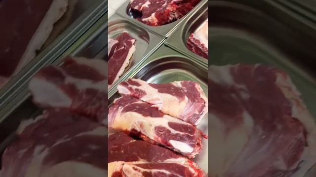 Правильная разделка говядины для витрины￼ #medium #мясо #говядина #family #мясхаус #рубка смотреть онлайн