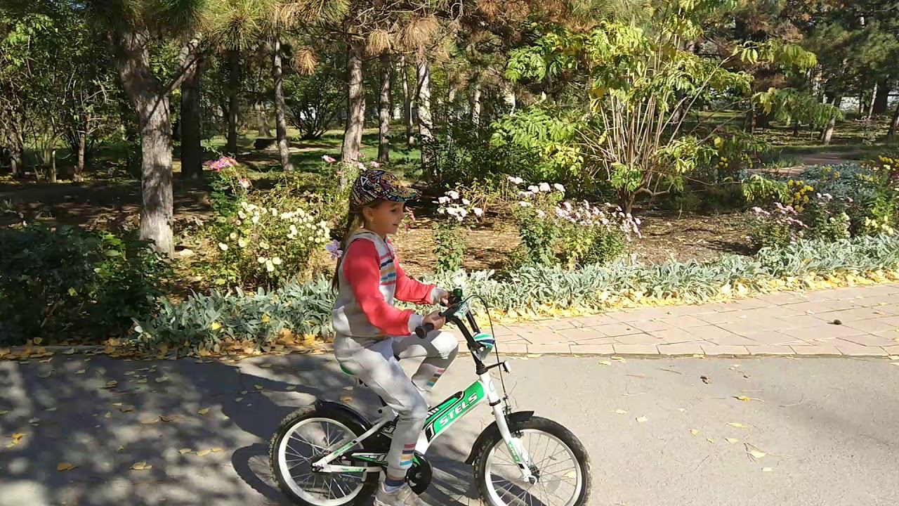 Ксения велосипед первые метры_27_10_2018