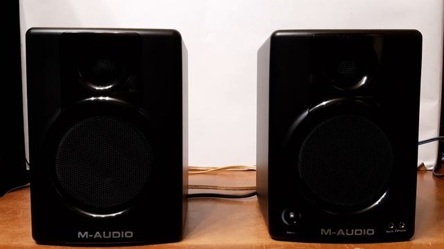 M AUDIO Studiophile AV40 part 3 смотреть онлайн