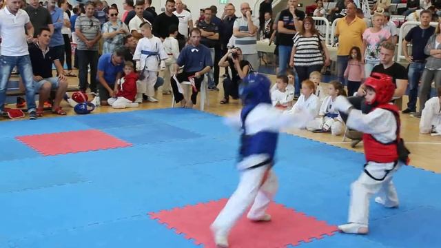 Чемпионат Израиля 2017 в Маалоте. Карате Киокушинкай. Родион. 1-й бой. Семпай Вадим Матвеев смотреть онлайн