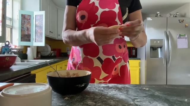 ? опять ПЕЛЬМЕНИ быстро вкусно ? поженить муку с водой плюс соль ЗАМЕСИТЬ ТЕСТО и вперед 24.04.2023 смотреть онлайн