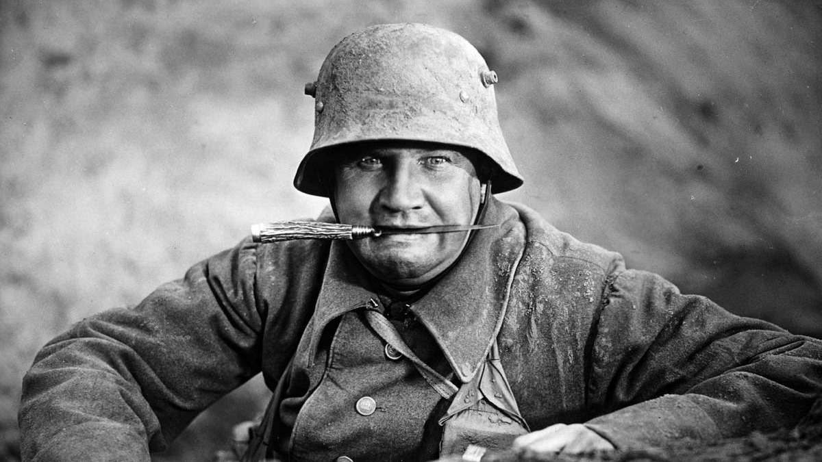 С какой целью на немецких касках делали «рожки» смотреть онлайн