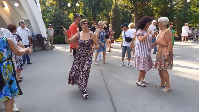 КОГДА-НИБУДЬ ЭТО!💃🕺😉/ТАНЦЫ В ПАРКЕ ГОРЬКОГО ХАРЬКОВ ИЮЛЬ 2021