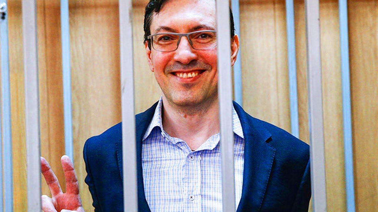 ЭТОТ УЧИТЕЛЬ ИЗБИЛ ШКОЛЬНИКА ИЗ-ЗА КС ГО.. ПОЧЕМУ !? смотреть онлайн