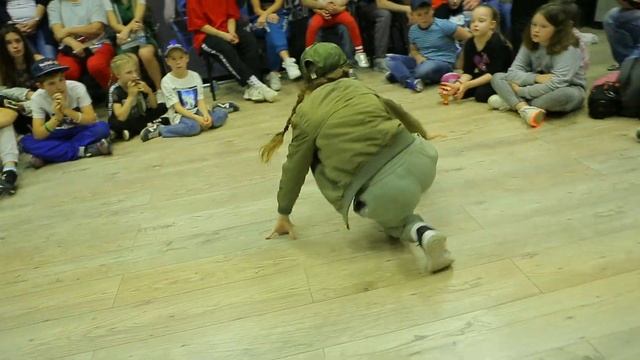 Танцевальный КОМАНДАНТЕ ? #kidsdancebattle «Станция Свободы» смотреть онлайн