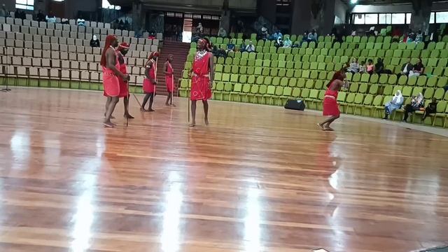 Кенийский менталитет. Что в нем бесит, что нравится | Ем как местная смотреть онлайн