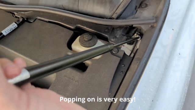 Lexus RX350 hood strut replacement - in 5 minutes! смотреть онлайн