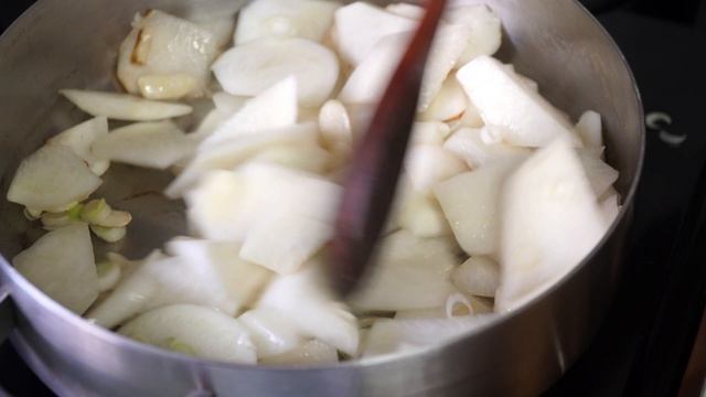 황태무국 들기름에 들들볶은 깊은 맛 Dried Pollack Radish Soup - Korean Home Cook Food