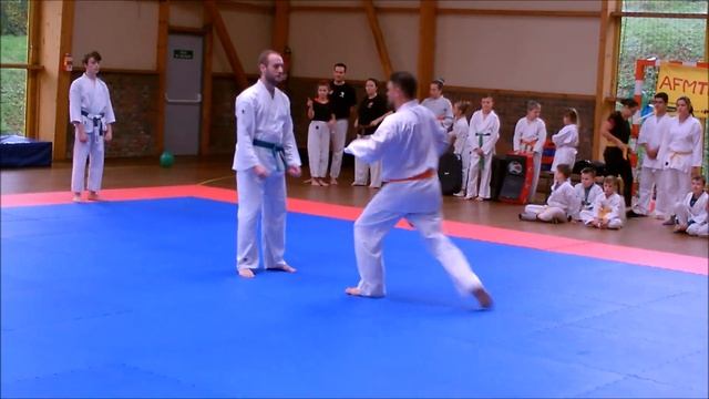 Démonstration de Karaté Shotokan смотреть онлайн