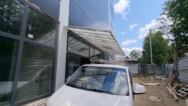 козырьки и навесы из стекла и нержавеющей стали