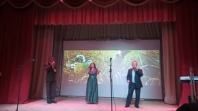 Валерий Канунников, Наталья Чепкасова, Виктор Столбов - Пусть будет праздник смотреть онлайн
