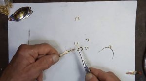 Самодельная дужка, хомутик для блесны вертушки.