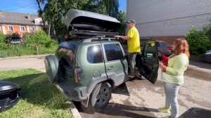 Очередная Нива Шевроле  Лада Нива Тревел у нас на примерке и установке багажной системы и автобокса