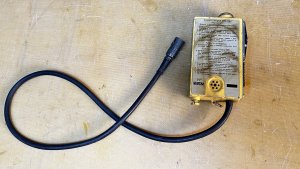 В разборе Радиостанция Р855-УМ. Смотрим, что в ней ценного