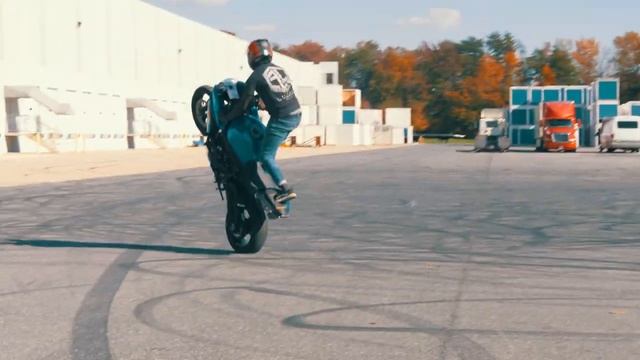 GSXR 600 Stunt Bike On The Streets, NO Hand Brake Needed!! | #FOOTBRAKEKINGS 4K смотреть онлайн