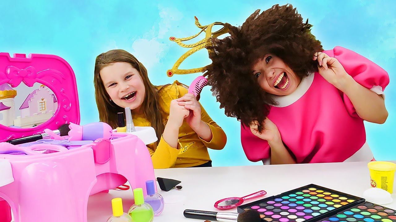 Делаем макияж для девочек и готовим принцессу Сину к свиданию - Смешные видео про принцесс смотреть онлайн