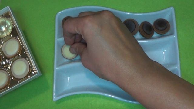 Chocolate Rivalry: Who Will Win the Spicy Duel - Black or White Chocolate in Toffee? ?? ASMR смотреть онлайн