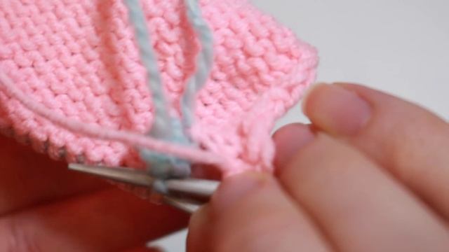 Как вязать шишечки спицами смотреть онлайн