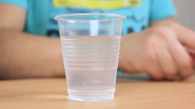 Полимерные черви проводим химичесий опыт дома | Plastic worms chemical experiments at home смотреть онлайн