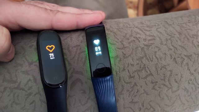 Сравнение точности измерения пульса... у стула при помощи MiBand4 и Honor BAnd 3 смотреть онлайн