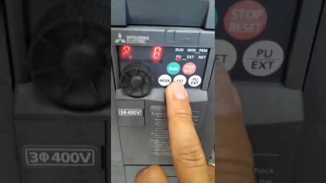 Cài đặt biến tần Mitsubishi FR E700 chạy keypad và nút nhấn ngoại vi/Install VFD Mitsubishi FR E700 смотреть онлайн