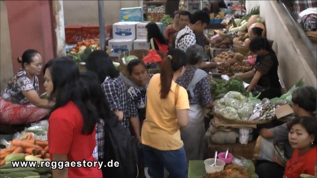 Market in Solo - Surakarta - Java - Indonesia смотреть онлайн