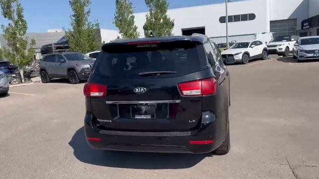 2017 KIA Sedona LX смотреть онлайн