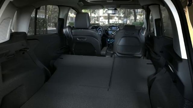 The New Ford B-MAX - Flat Seating Example смотреть онлайн