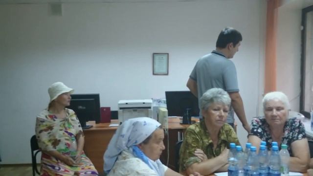 Предлагают или пойти на стадион "Строитель" или вызвать полицию смотреть онлайн