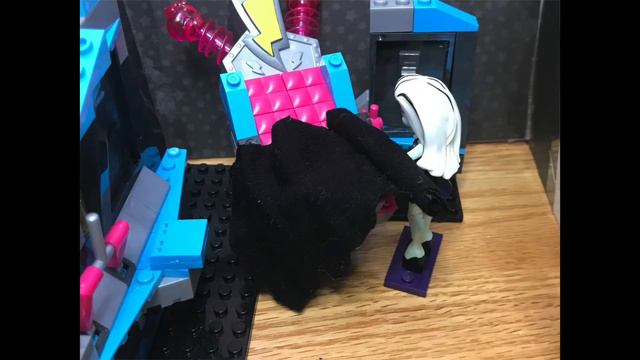 Frankies new pet a monster high mega bloks video смотреть онлайн