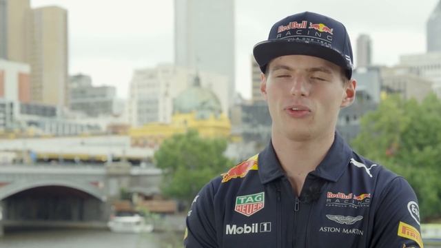A Melbourne Dinghy Dash with Daniel Ricciardo and Max Verstappen смотреть онлайн