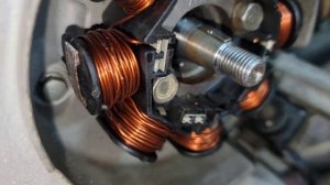 Скутер из старых запчастей Honda Dio 34 - установка генератора