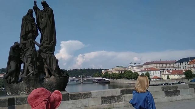 На Карловом мосту в Праге смотреть онлайн