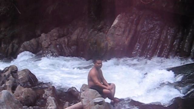 Bebatak Rangkai Beautiful Waterfall, jungle trekking, forest nature sounds, lifestyle of Dayak's смотреть онлайн