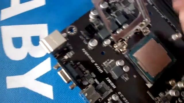 Intel Core i3-7100 Kaby Lake 3.90GHZ 7ma Generación con Gigabyte H110M-H DDR4 смотреть онлайн