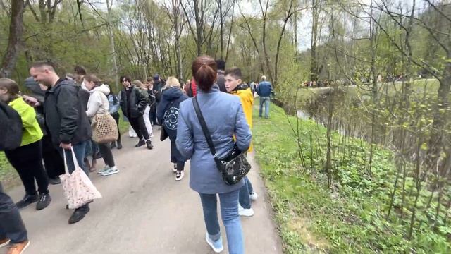Москва. Очередь в японский сад