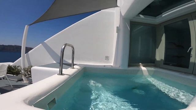 Latina Girl Invites me to the Most Beautiful Hotel in Santorini! ?? смотреть онлайн