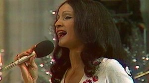 «ЯБЛОНИ В ЦВЕТУ». Исполняет София Ротару (муз. Е.Мартынова, сл. И.Резника). ЦТ, 1975 г.