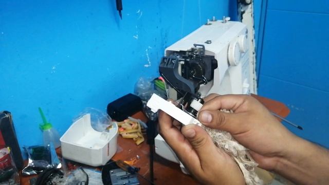 LIMPIAR TENSIÓN DE MAQUINA JANOME смотреть онлайн