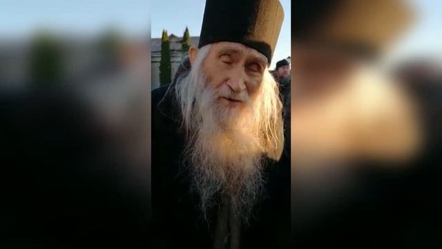 Cхиархимандрит Илий почтил память на могиле насельника Оптиной пустыни иеродиакона Илиодора. смотреть онлайн