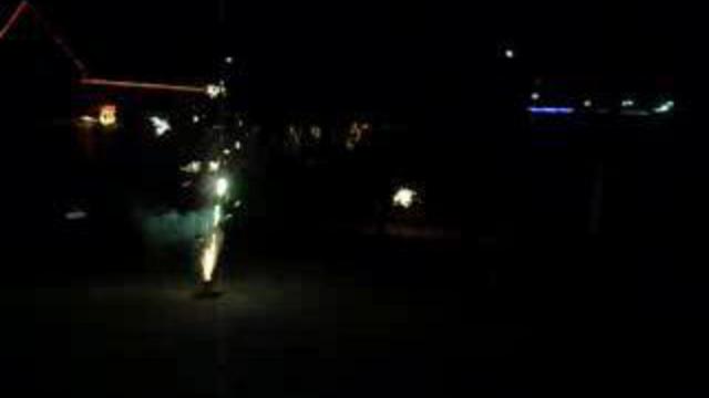 Фейерверк возле дома отдыха "Колесо" смотреть онлайн