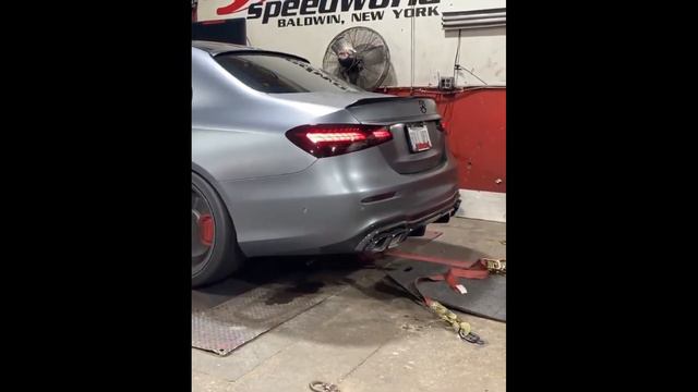 Mercedes E63S AMG W213-sounds Of Different Exhaust Systems