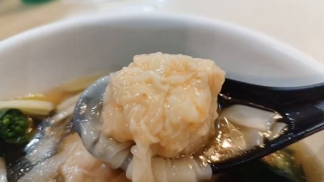 何明記麵家餐廳。元朗???Ho Ming Kee。Yuen Long смотреть онлайн