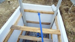 КАК С МИНИМАЛЬНЫМИ ВЛОЖЕНИЯМИ СДЕЛАТЬ КЕССОН ДЛЯ СКВАЖИНЫ СВОИМИ РУКАМИ/Из Столицы в Деревню