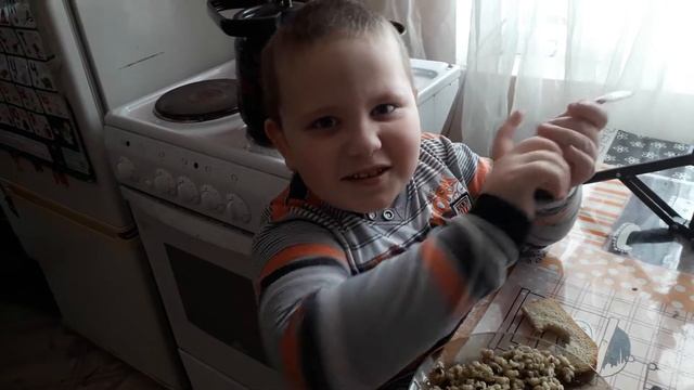 обед,готовим гороховый суп и пюре с куринным филе!!!!!! смотреть онлайн