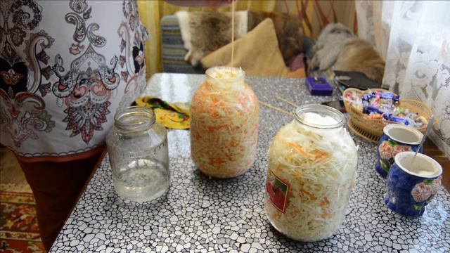 Вы не будете квасить капусту по другому. Самый простой и вкусный рецепт хрустящей капусты на зиму. смотреть онлайн