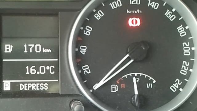 Проблемы с датчиком уровня топлива на Skoda Fabia 2010 смотреть онлайн