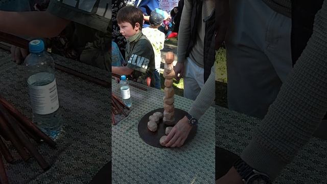 Когда же она рухнет? Игра требующая сосредоточенности йога, спокойствие мудреца и терпения самурая смотреть онлайн