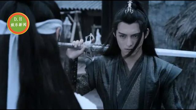 看了杨紫的古装无修定妆照？肖战，王一博都落选，有把扇子当真不错 смотреть онлайн